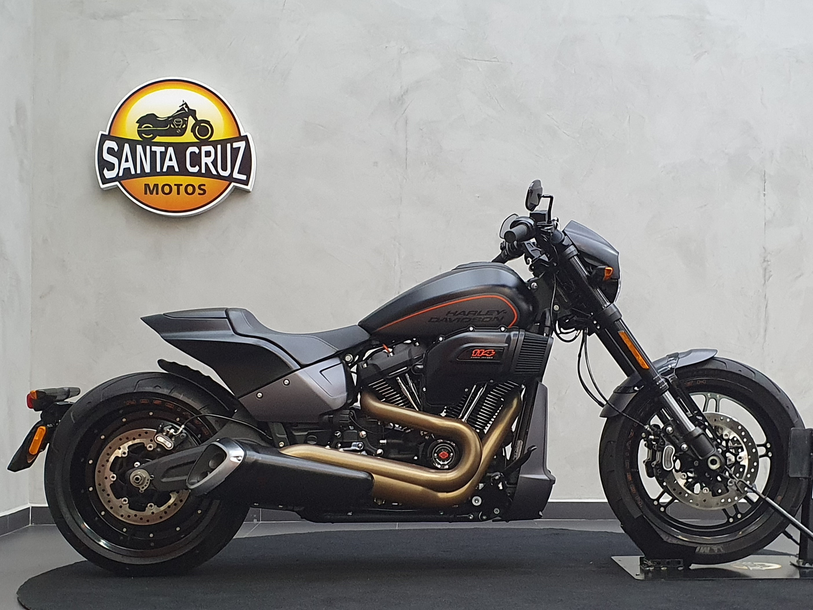 MOTO SANTACRUZ
